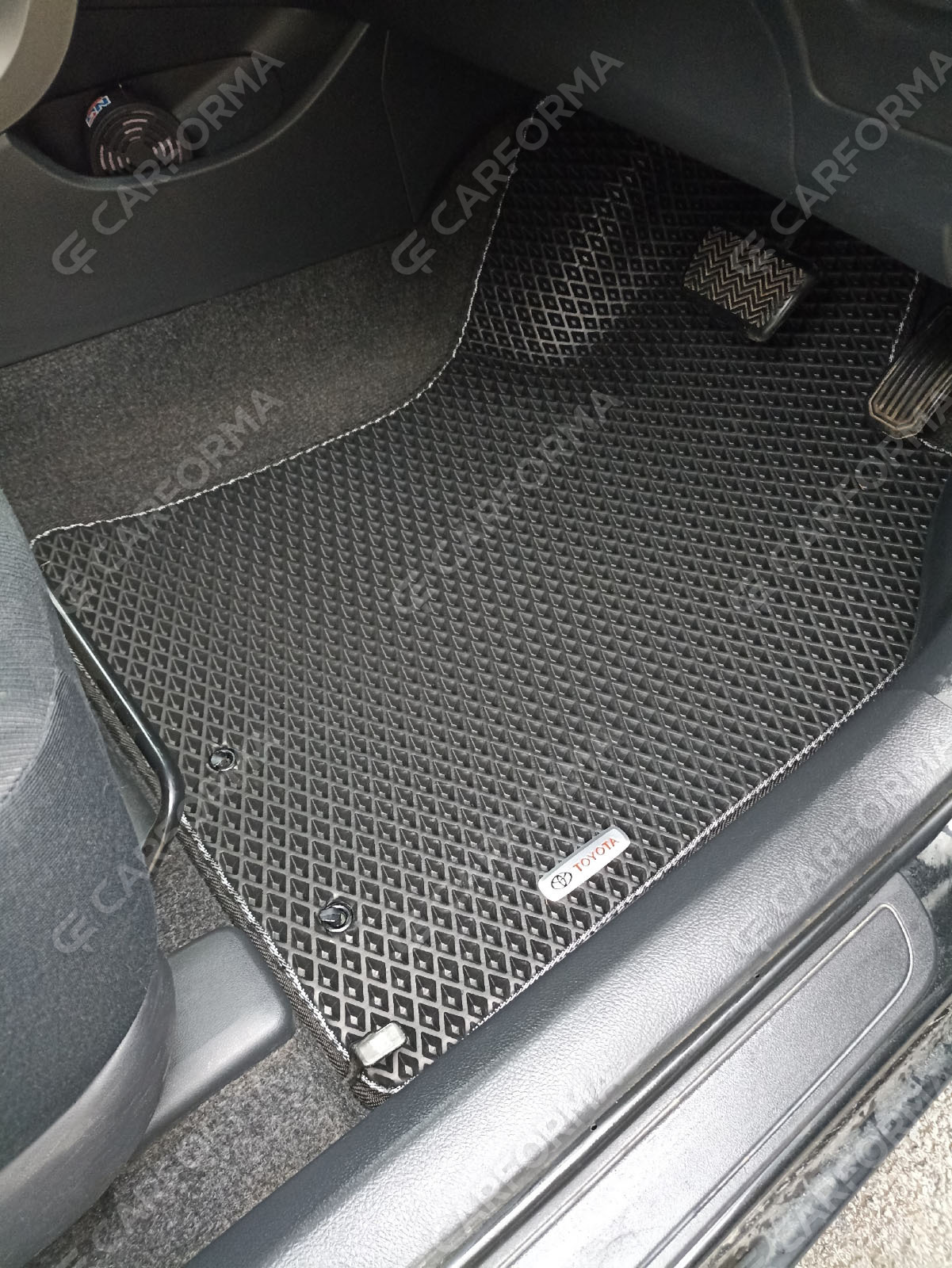 Коврики на Toyota Corolla Fielder (E14) 2006&nbsp;-&nbsp;2012 в Санкт-Петербурге